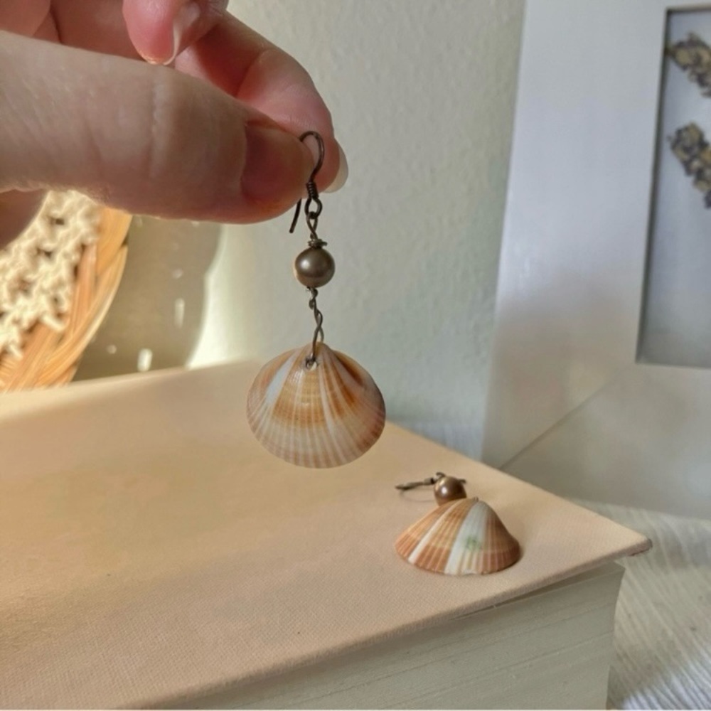Clam Seashell Dangle Earrings Vintage“Perpetua” Gold Brass Beachy Mermaidcore Je - Picture 5 of 11